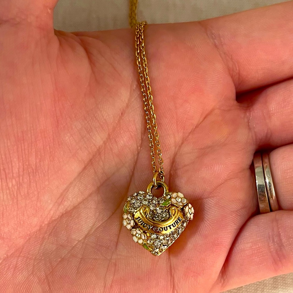 Juice couture gold heart necklace!
